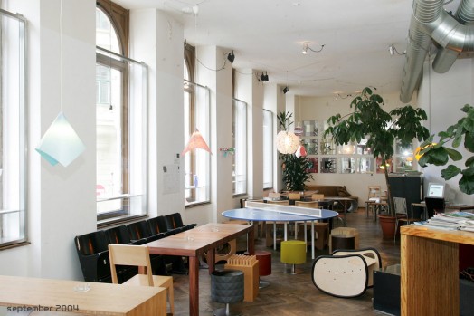 ¡Compra los muebles de la cafetería!