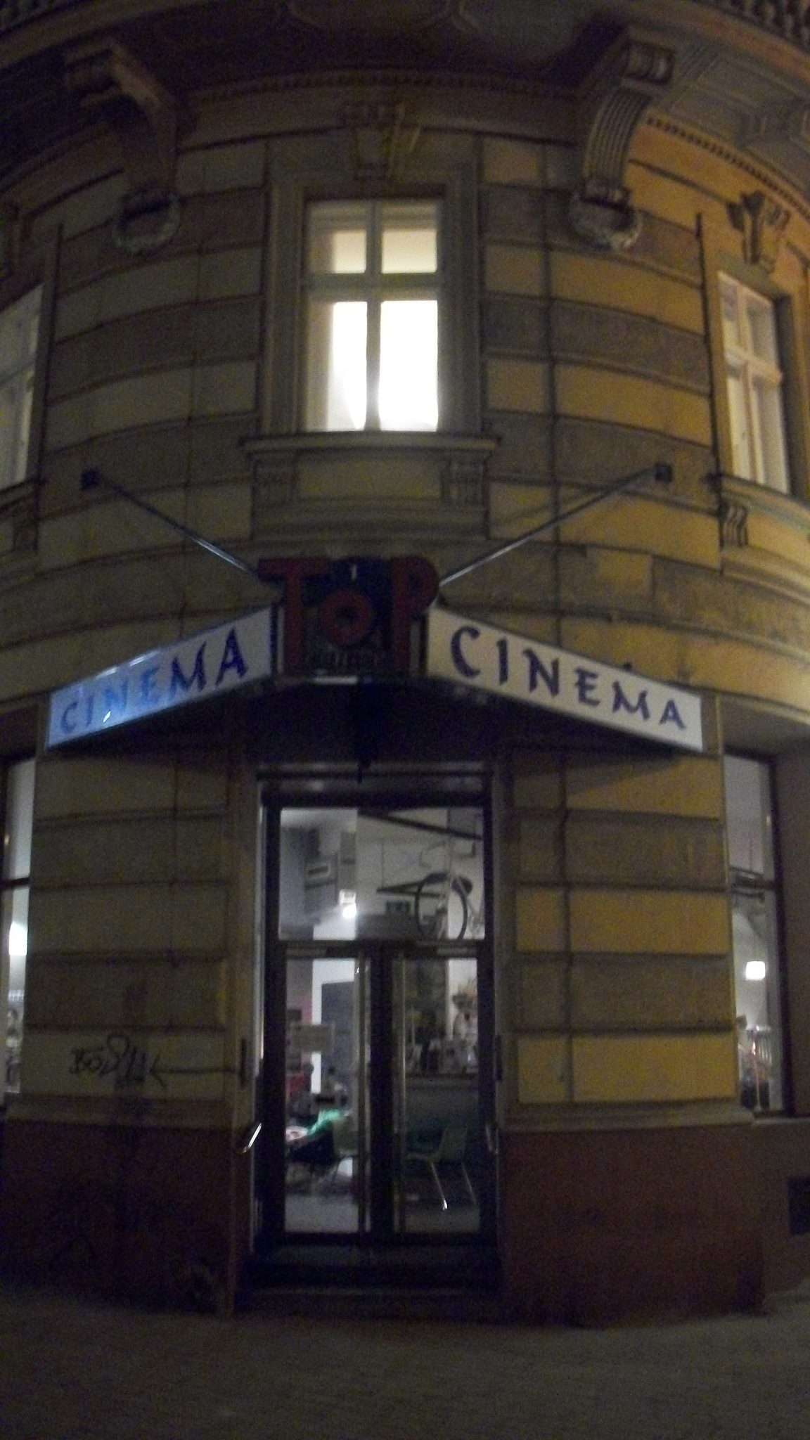 Top Kino, cine y bar todo en uno