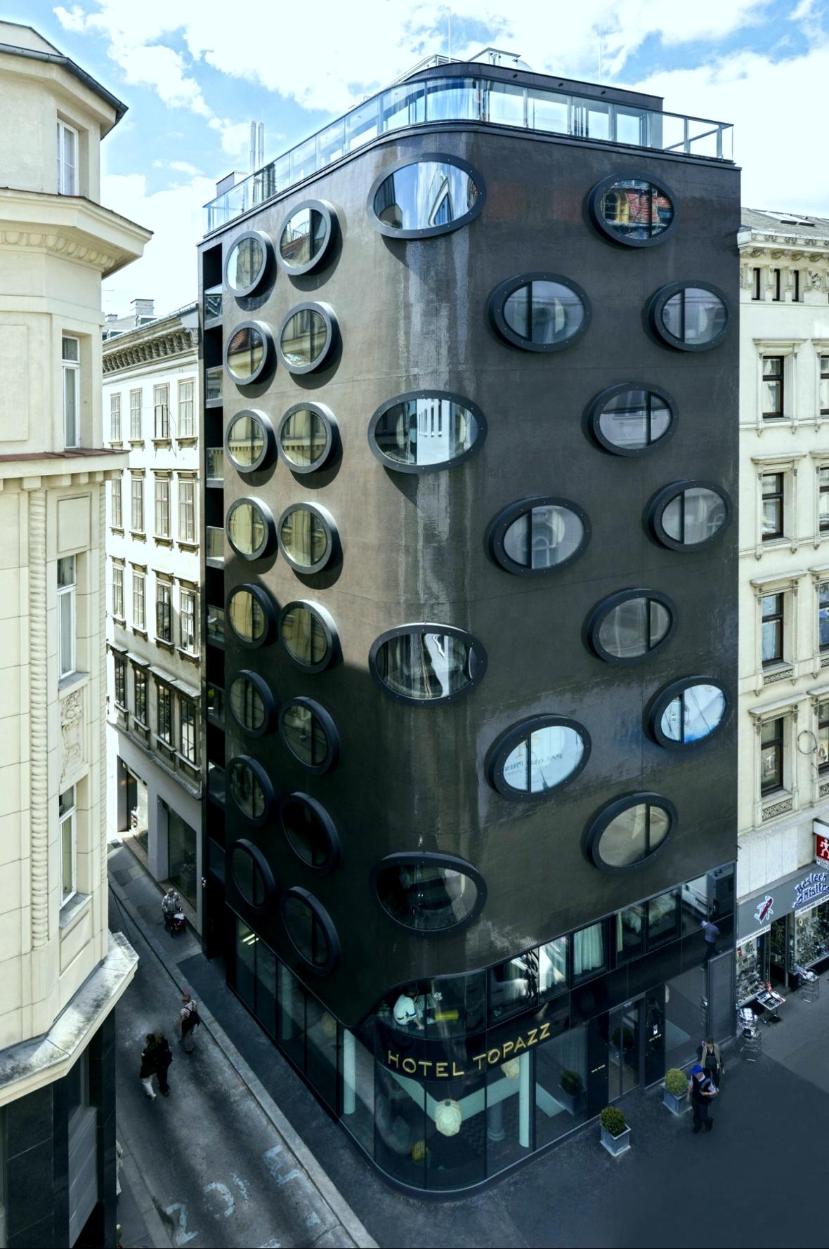 El Hotel Topazz