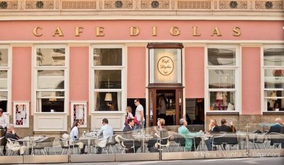 Café Diglas, música de piano en directo