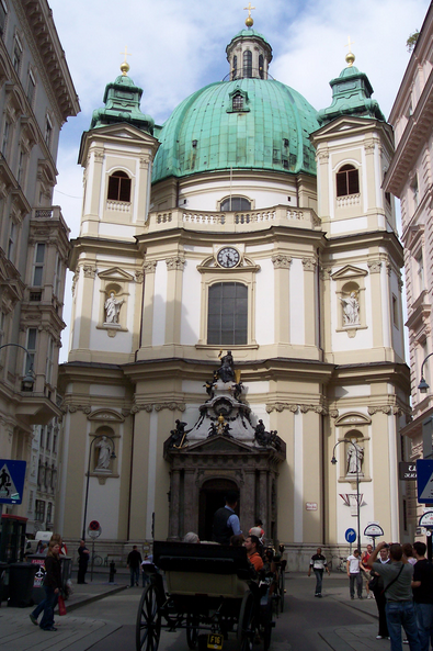 Criptas y misterio en el corazón de la ciudad